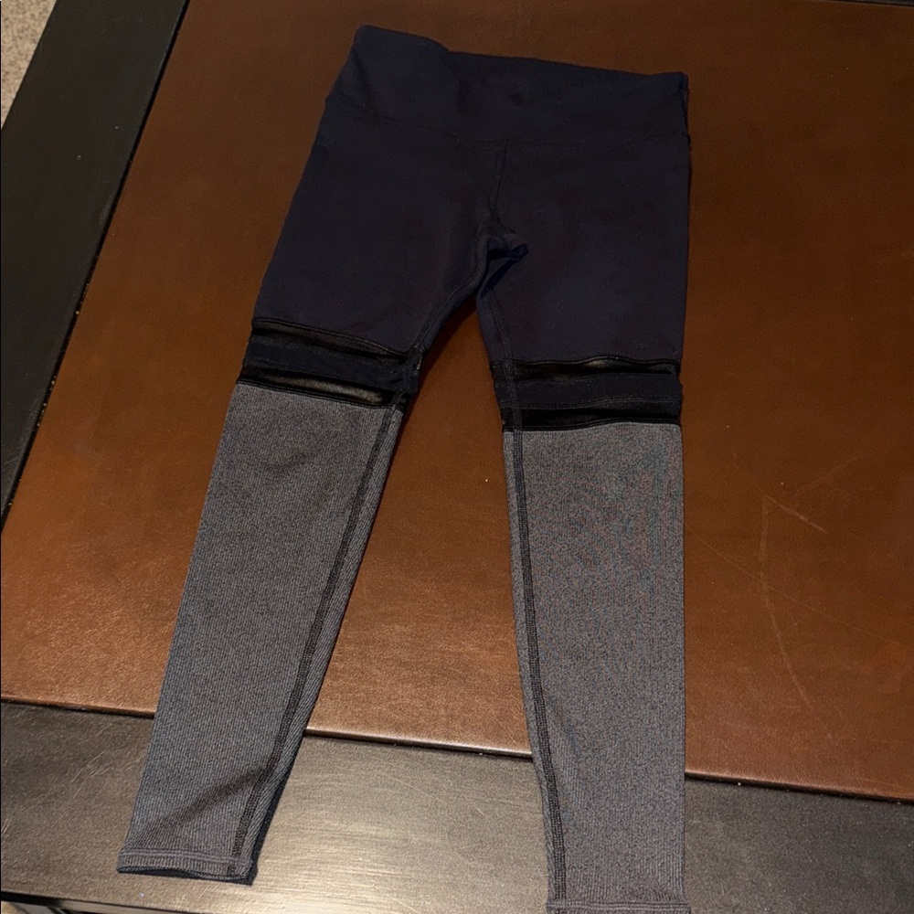 Alo Yoga Two Tone black and Gray Athletic Leggings
